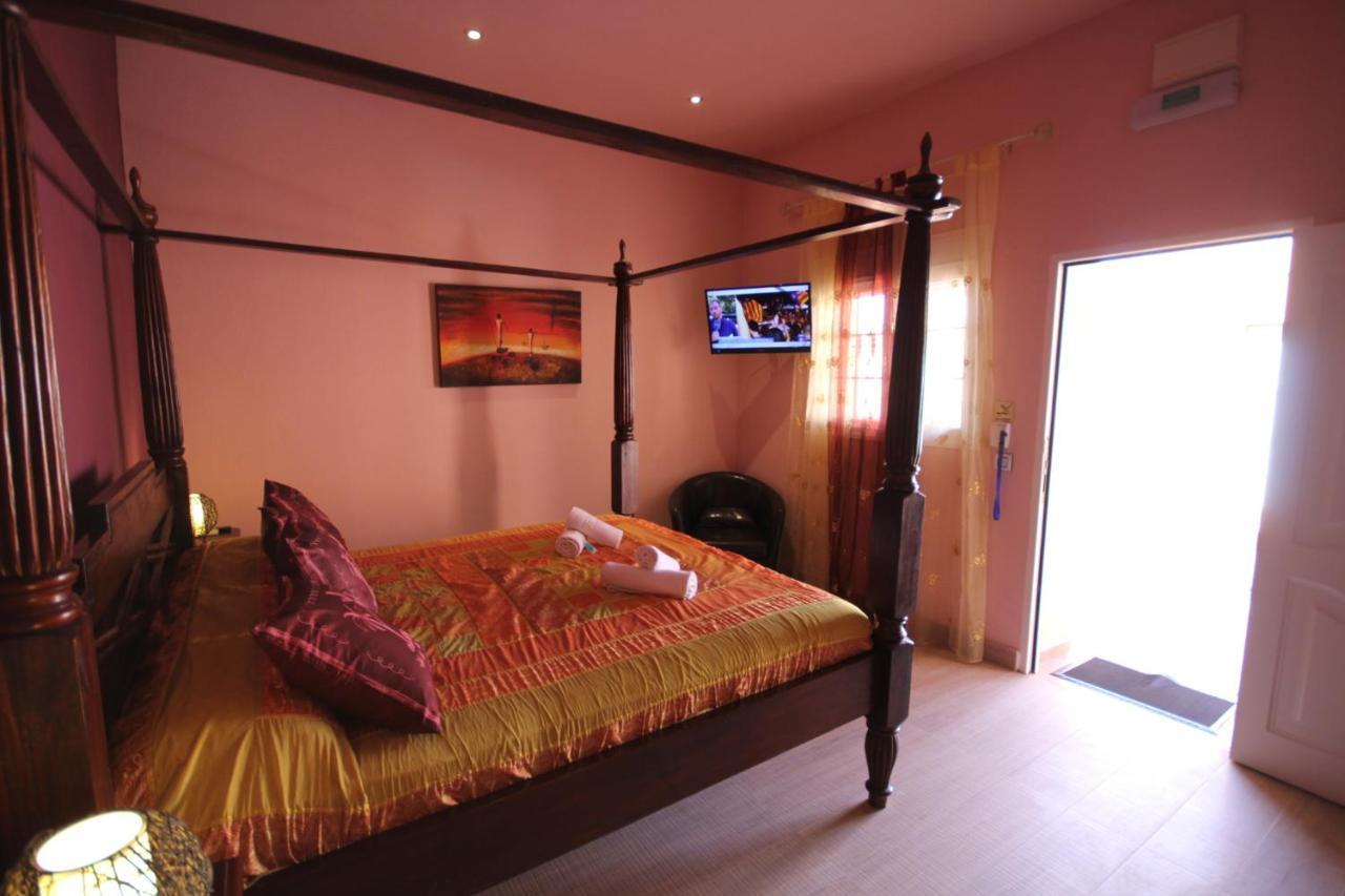Hotel Copacabana Tarifa Beach Bagian luar foto